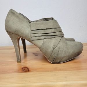 Cross Cross Design Suede Heeled Booties